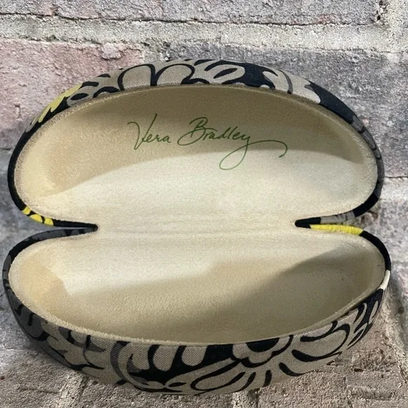 Vera Bradley - Picture 3 of 9